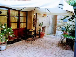 Small Courtyard - Image 3