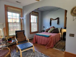 Beautiful 1-bedroom Loft in Fan District - Image 2