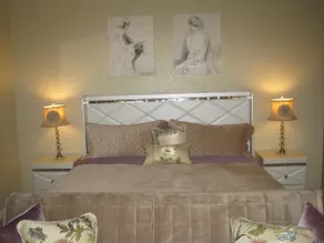 Lovely unit. Private back-yard. King bed. BBQ. - Image 5