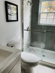 5 Minutes from the Airport & 15 min from Downtown! - Image 3