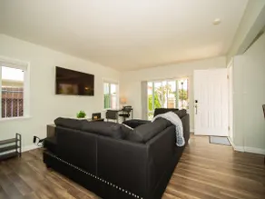 Cozy 3-bedroom house in Long Beach - Image 2