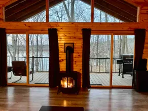 Private Lakefront Romantic Cottage w/Swimspa&sauna - Image 3