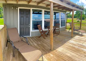 Cozy waterfront home - Image 3