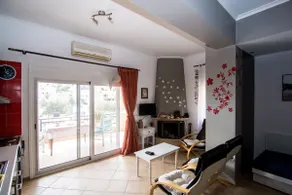 Amazing Beachside Apartment With Panoramic Seaview - Image 4