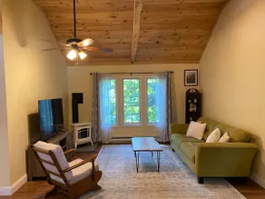 Cozy Cottage with pool and walk to lake - Image 4