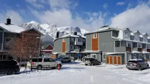 Air Conditioned Lady MacDonald View Townhouse - Downtown Canmore - Image 2