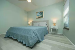 Beachside Bungalow - Image 5