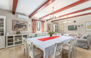 Apartment Peresiji AUB with Shared pool - Image 4