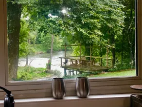 Riverfront Cottage by Caverns & Nat’l Parks - Image 3