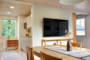 Leporinne - lakeside, 2 bedrooms, downtown - Image 3