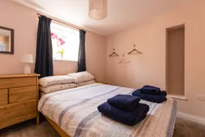 Lovingly restored, warm Coach house - Image 4