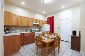 The Woodlawn Grey - Large 3bd/3ba Apt by UChicago - Image 4