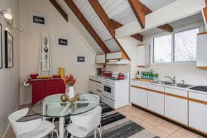 Handsome stylish apartment for a Princeton escape! - Image 3