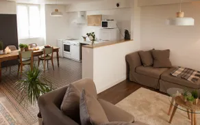 Spacious Charming cottage near amenities - Image 4