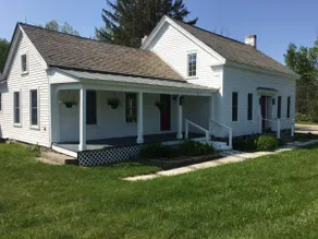 Spacious Colonial-Close to Horse show & Downtown - Image 2
