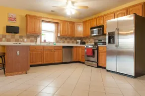 Home Away from Home - 3 Bedroom 2 Bath Apartment! - Image 5