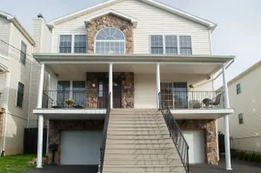 Home Away from Home - 3 Bedroom 2 Bath Apartment! - Image 2