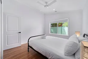 The Orchard- Luxury in Central Yarrawonga - Image 4
