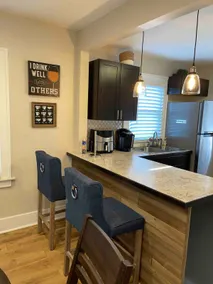 Beautiful Comfy 2 Bedroom Home with Patio,Fire Pit - Image 5