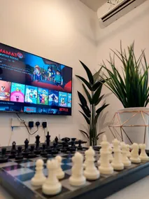 KLIA Neon Homestay @ Alanis + FREE Wi-Fi + Netflix - Image 3