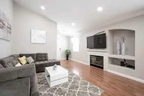 Modern, Cozy 3BR 2BA House 15 min from Strip - Image 5