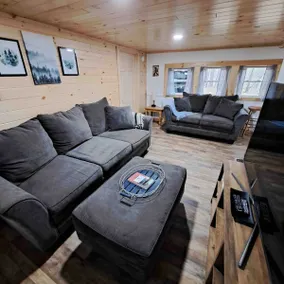 Rustic Cabin Among Pines, Near Moose River - Image 4