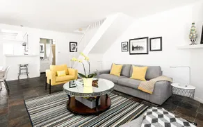 Contemporary & Comfort in Upscale Brentwood - Image 3