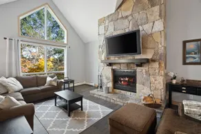 True Ski on / Ski off Spacious Condo w/ Fireplace! - Image 5