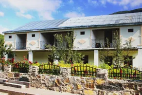 Meri's Guest House in Mestia - Image 4