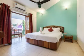 Spacious Apartment with King Bed, Pool & Sauna - Image 3