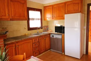 Cozy accommodation with patio, garden and barbecue - Image 5