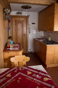 Crystal Suite - solrig, Wi-Fi, balkon, parkering, bus på 130mt - Image 3