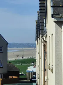 Shoreline Seaside Holiday Home Aberavon beach - Image 3
