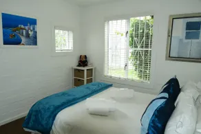 Pinelands Cape Town - 2 bed Ground Floor apartment - Image 3