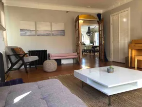 Spacious Art Deco Flat in Grand Lake District - Image 4