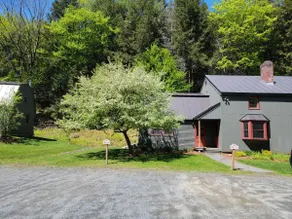 Cozy Quechee Cabin near Woodstock and Killington - Image 5