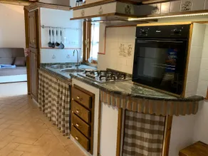 Small Tuscan farmhouse. - Image 3