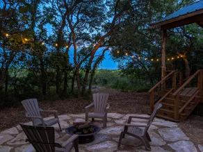 Hawk's Hollow- A Funky Hill Country Cabin - Image 4