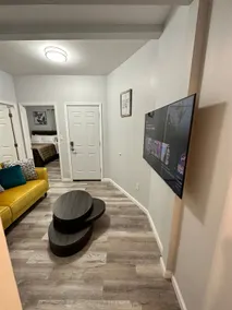 Newly 5 Star 3 Beds 1 Bath ideal Short term rental - Image 3