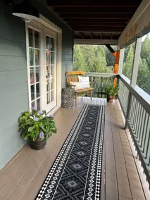 Rollins Lake Retreat, Close to Freeway AC & WIFI - Image 2