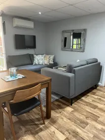 Private self contained cottage - Image 3