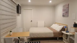 Private Ensuite + WIFI & Own Access - Image 2