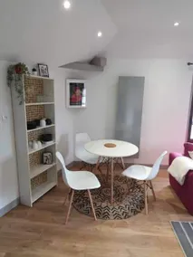 PRETTY DUPLEX AT THE FOOT OF THE CASTLE!! - Image 3
