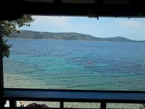 Cozy house with private beach - Image 5