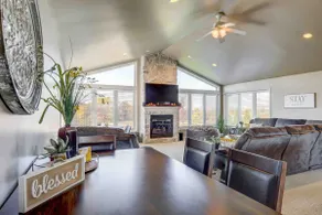 Sunrise Sunset views, spacious family home. - Image 5