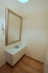 Quiet townhouse with balcony - Image 3