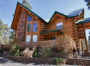 Stunning 3 story modern log cabin on 1.5 acres! - Image 2