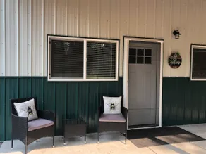 Kicking Moose guesthouse- one bedroom with loft - Image 3