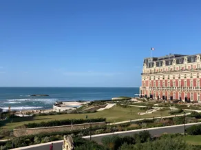 Large appartment by the beach - Image 2