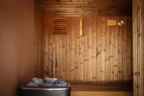 Gîte with Private Pool · Sauna · Private Parking - Image 4